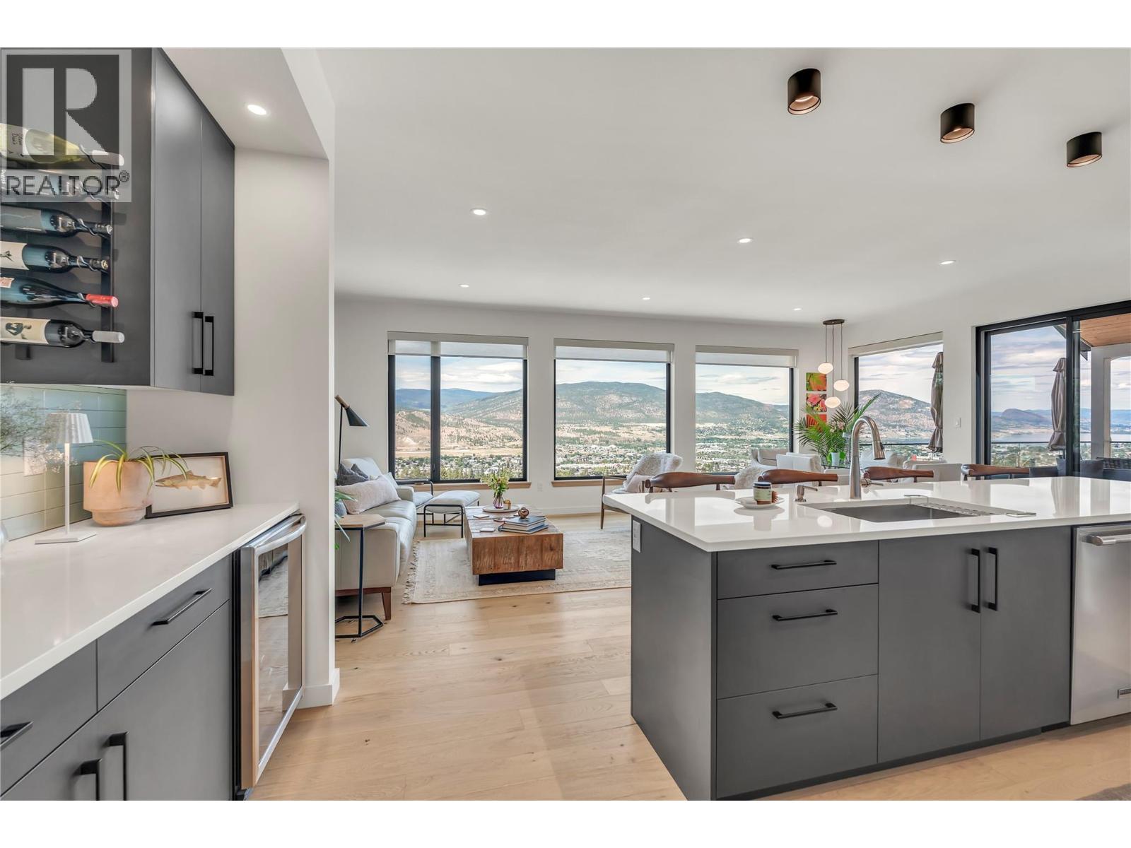2775 HAWTHORN Drive - 40