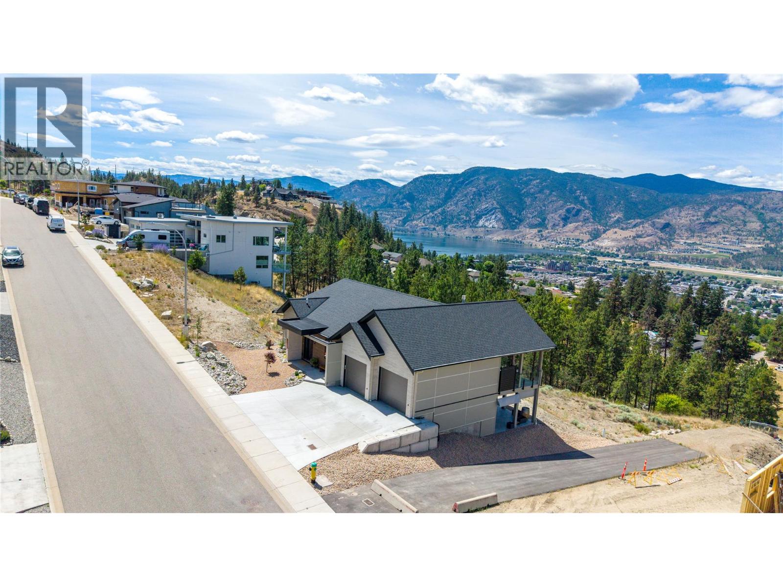 2775 HAWTHORN Drive - 77