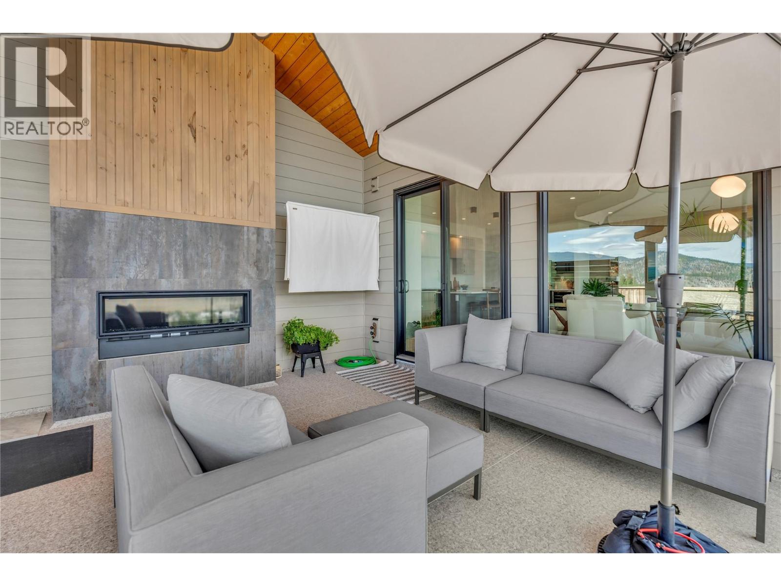2775 HAWTHORN Drive - 53