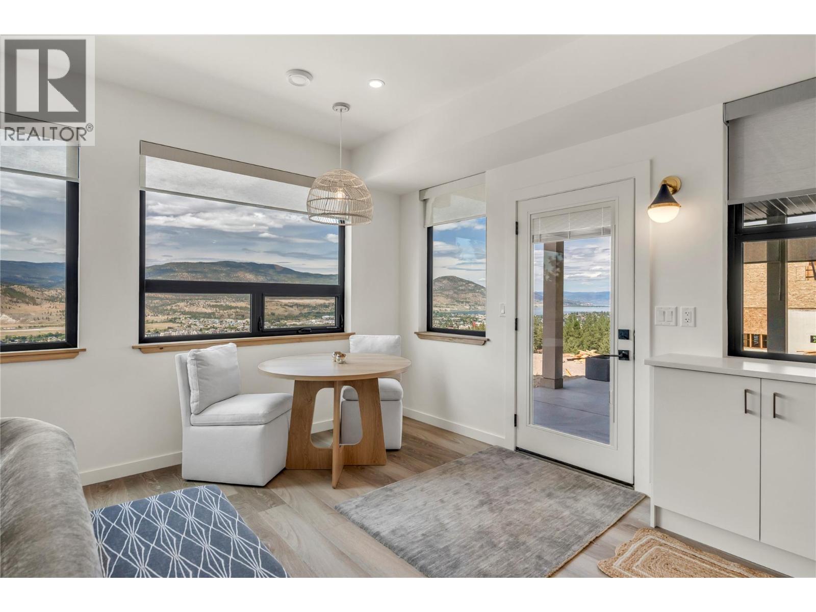 2775 HAWTHORN Drive - 26