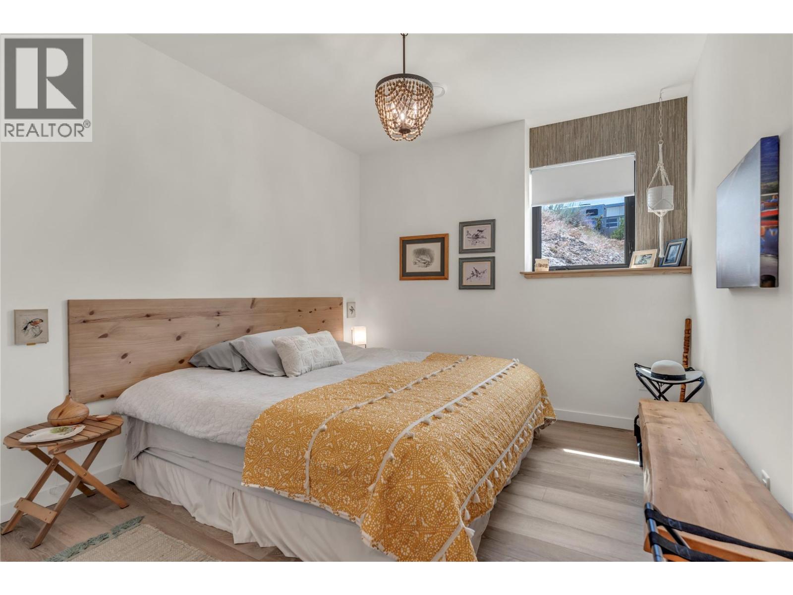 2775 HAWTHORN Drive - 33