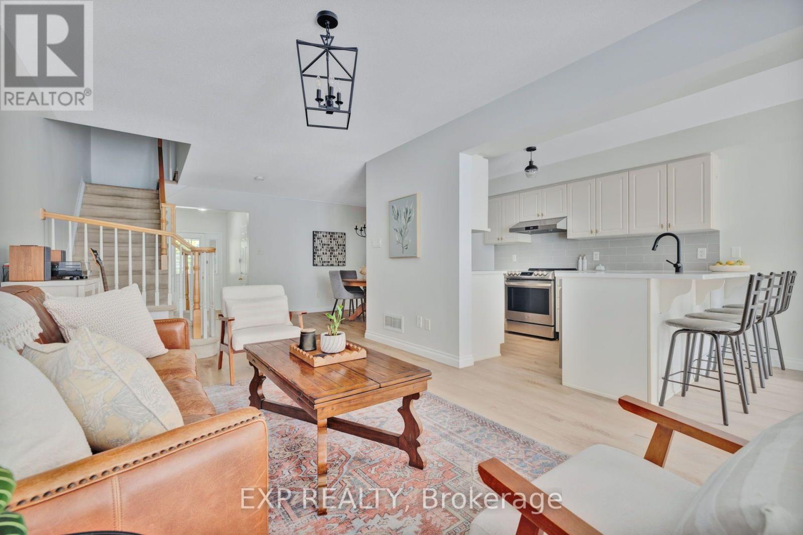3 Bed, 3 Bath House for Sale in Ottawa – 210 WABISKAW PRIVATE, Ottawa – MLS# X13568424 - Image 11