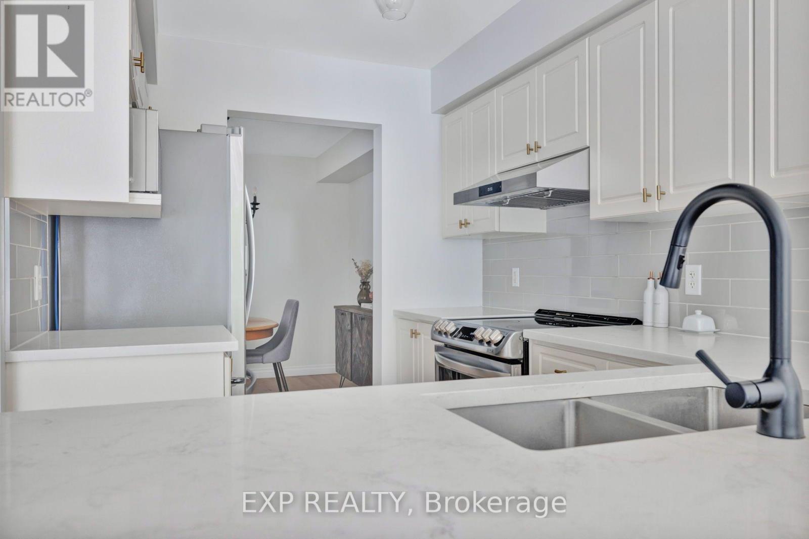 3 Bed, 3 Bath House for Sale in Ottawa – 210 WABISKAW PRIVATE, Ottawa – MLS# X13568424 - Image 14