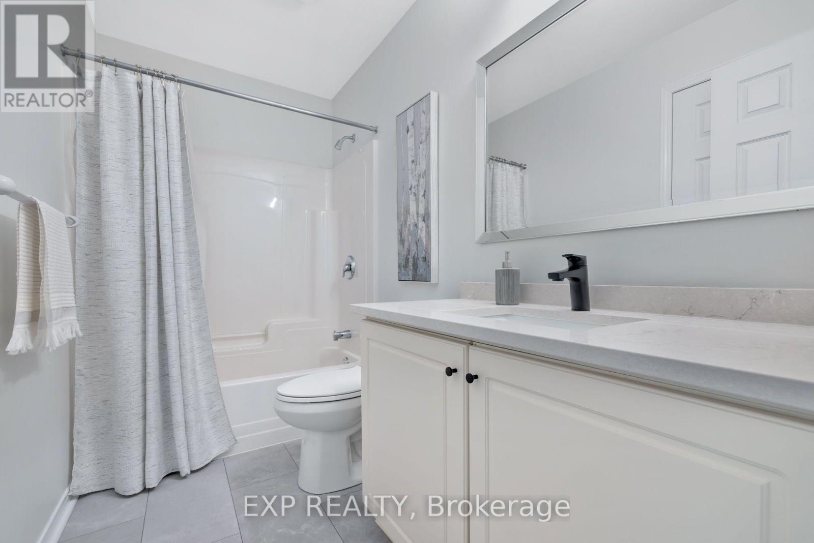 3 Bed, 3 Bath House for Sale in Ottawa – 210 WABISKAW PRIVATE, Ottawa – MLS# X13568424 - Image 37