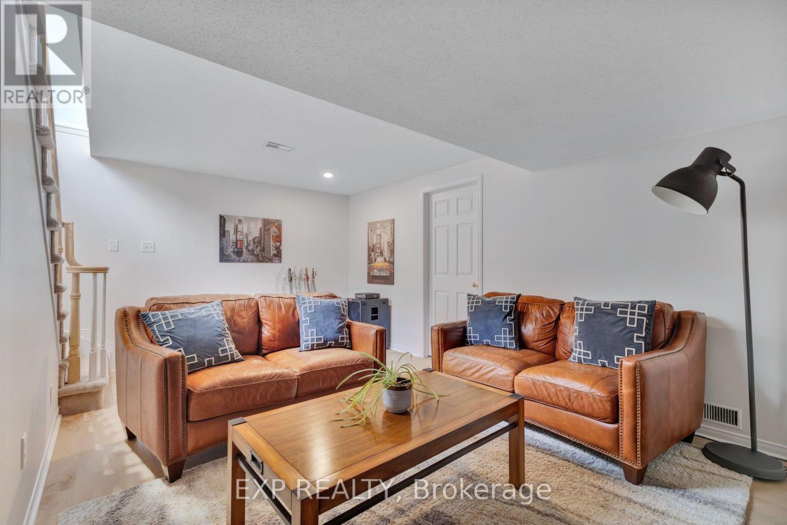 3 Bed, 3 Bath House for Sale in Ottawa – 210 WABISKAW PRIVATE, Ottawa – MLS# X13568424 - Image 40