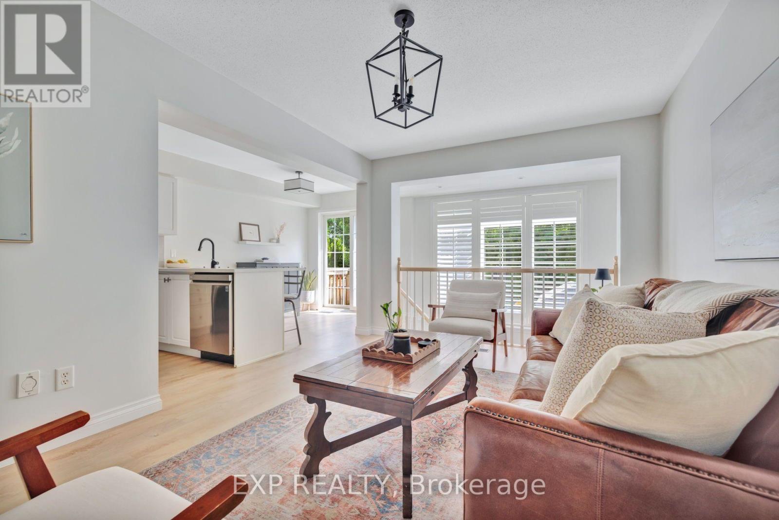 3 Bed, 3 Bath House for Sale in Ottawa – 210 WABISKAW PRIVATE, Ottawa – MLS# X13568424 - Image 8