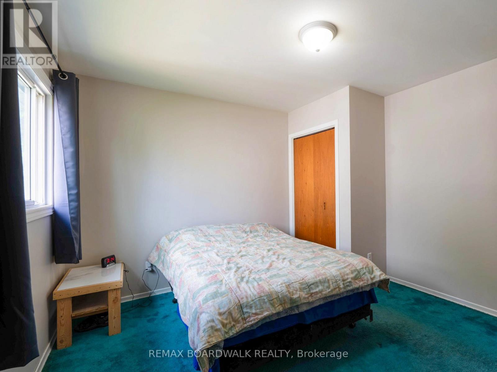 5 LAURENTIAN PLACE - 12
