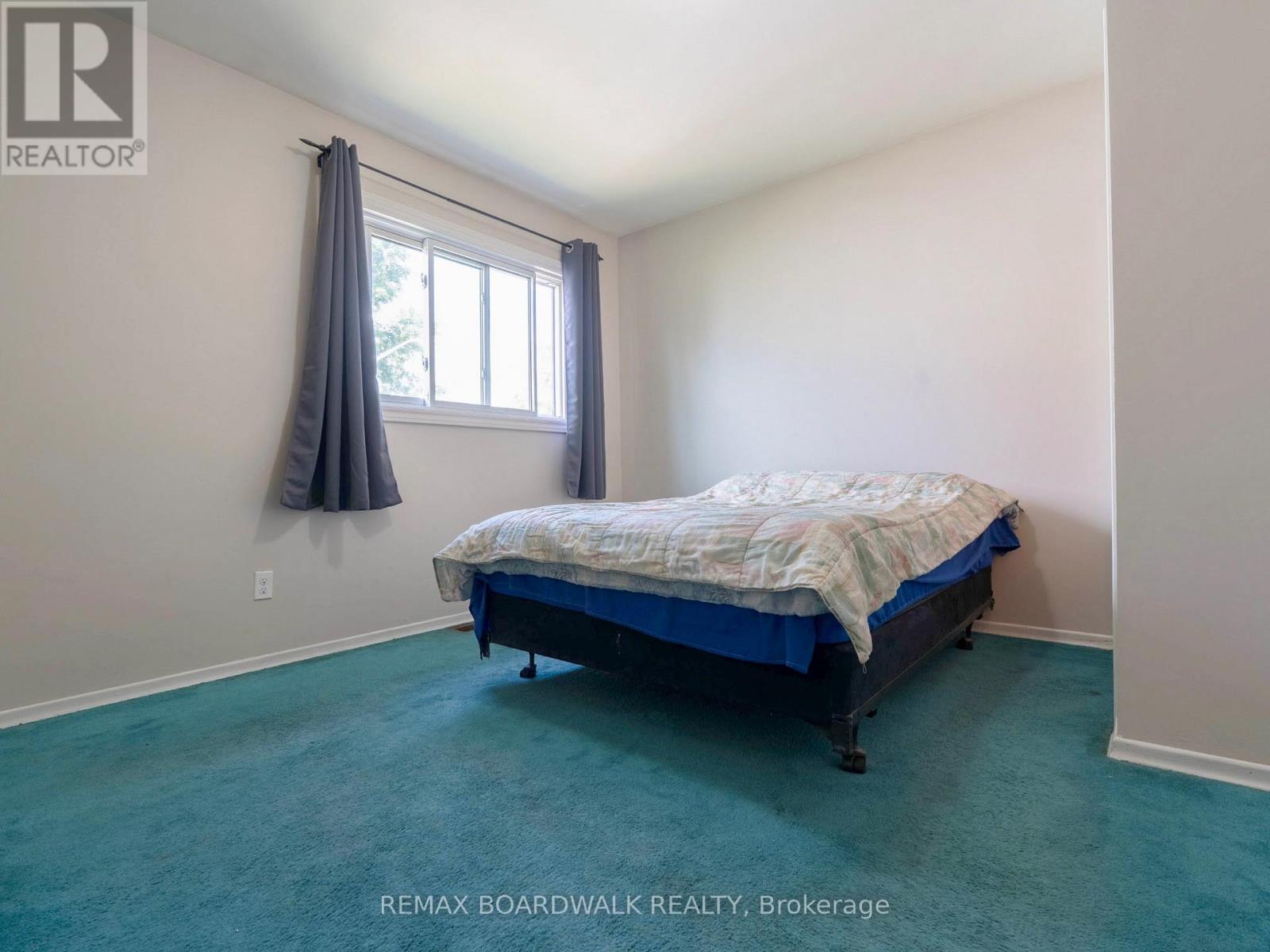 5 LAURENTIAN PLACE - 13