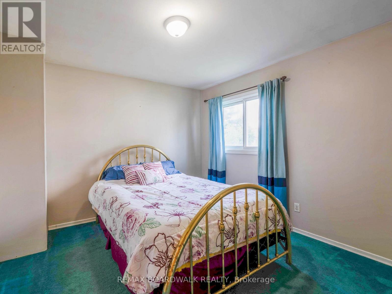 5 LAURENTIAN PLACE - 16