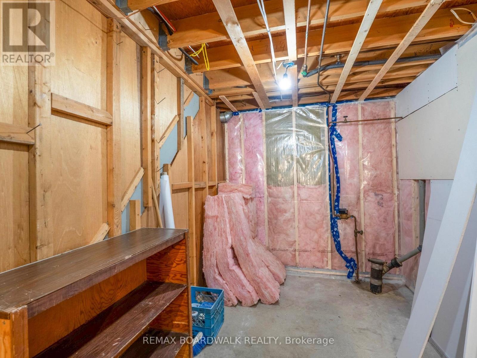 5 LAURENTIAN PLACE - 18