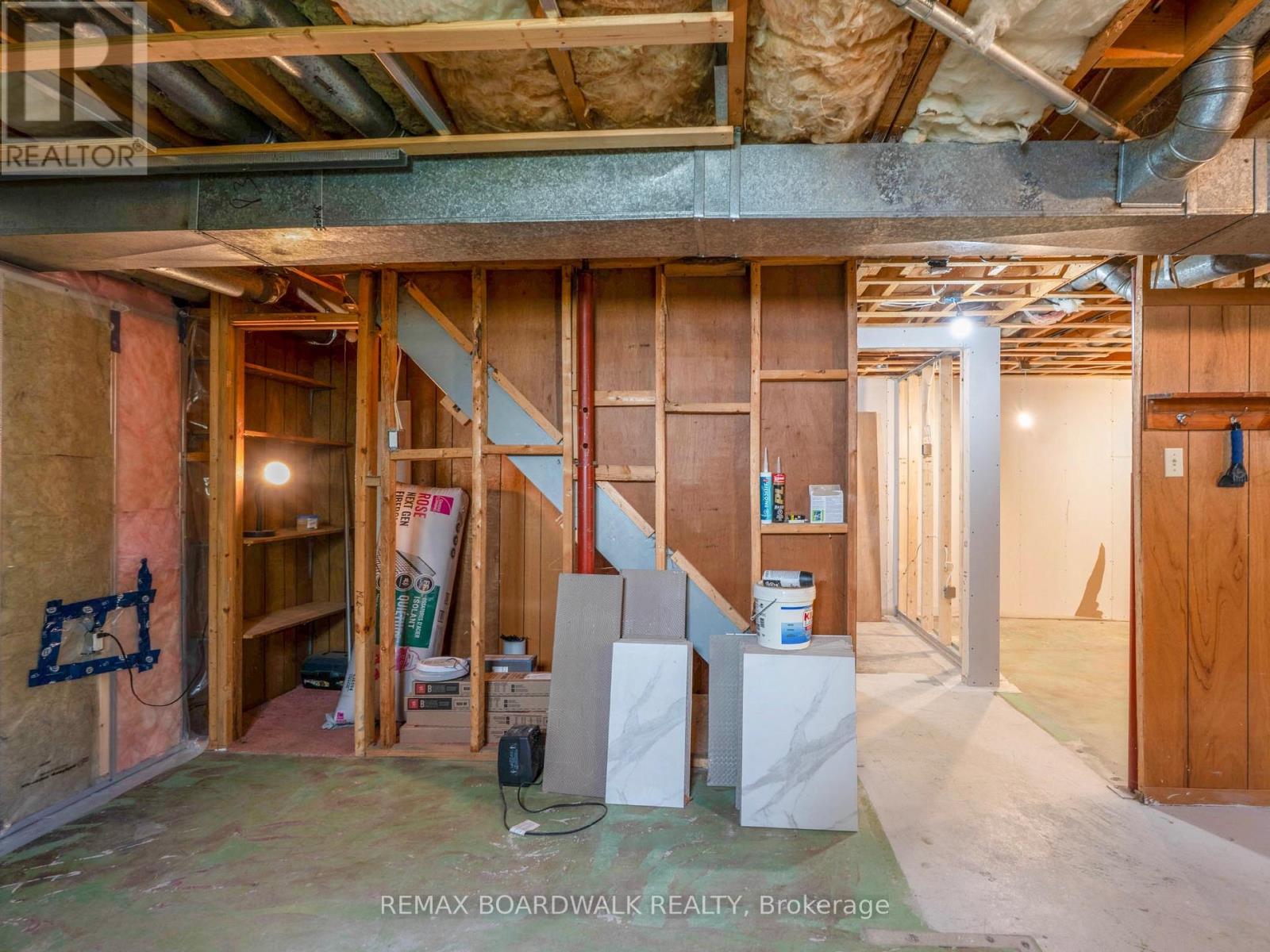 5 LAURENTIAN PLACE - 20