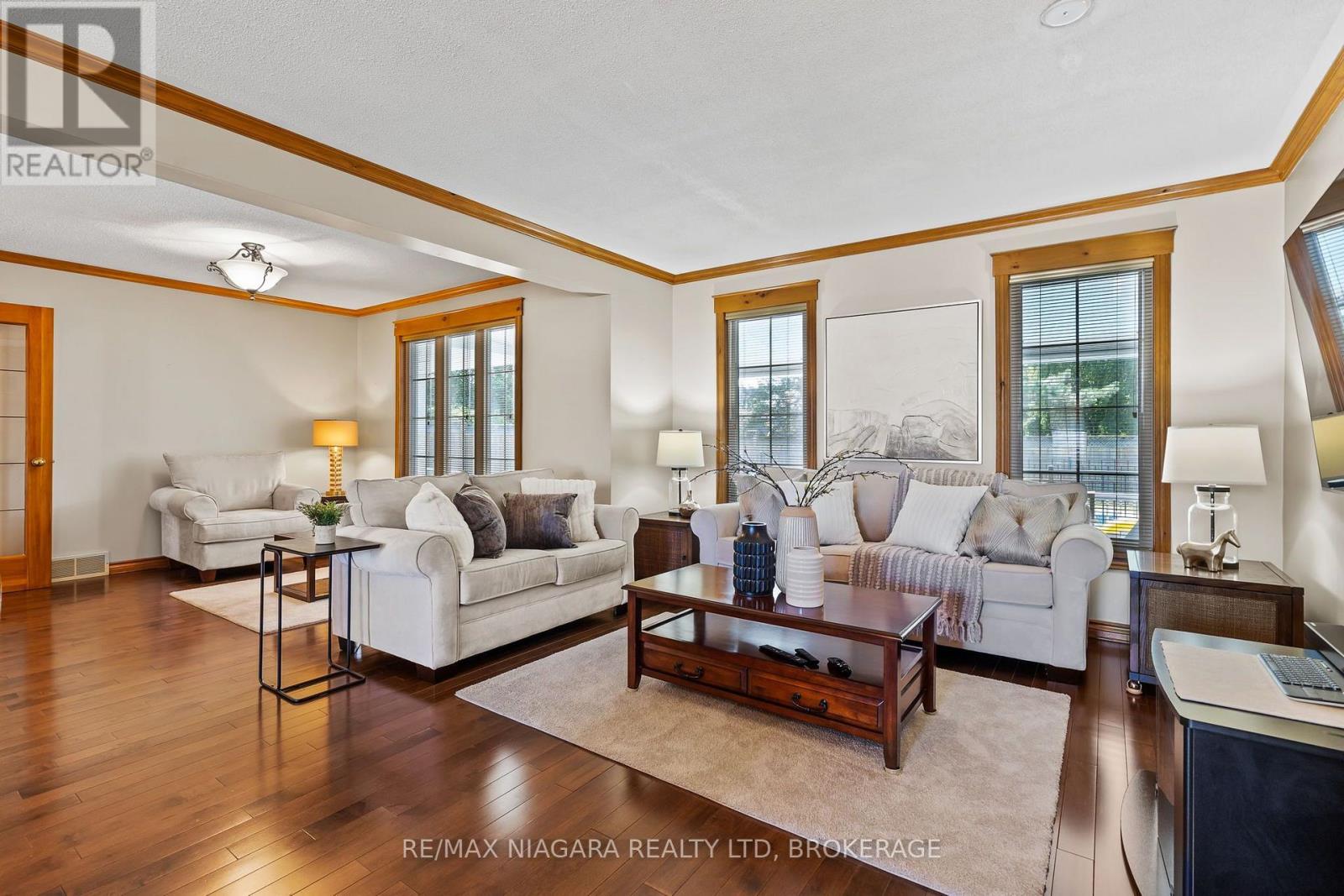 6370 EMMA STREET - 10