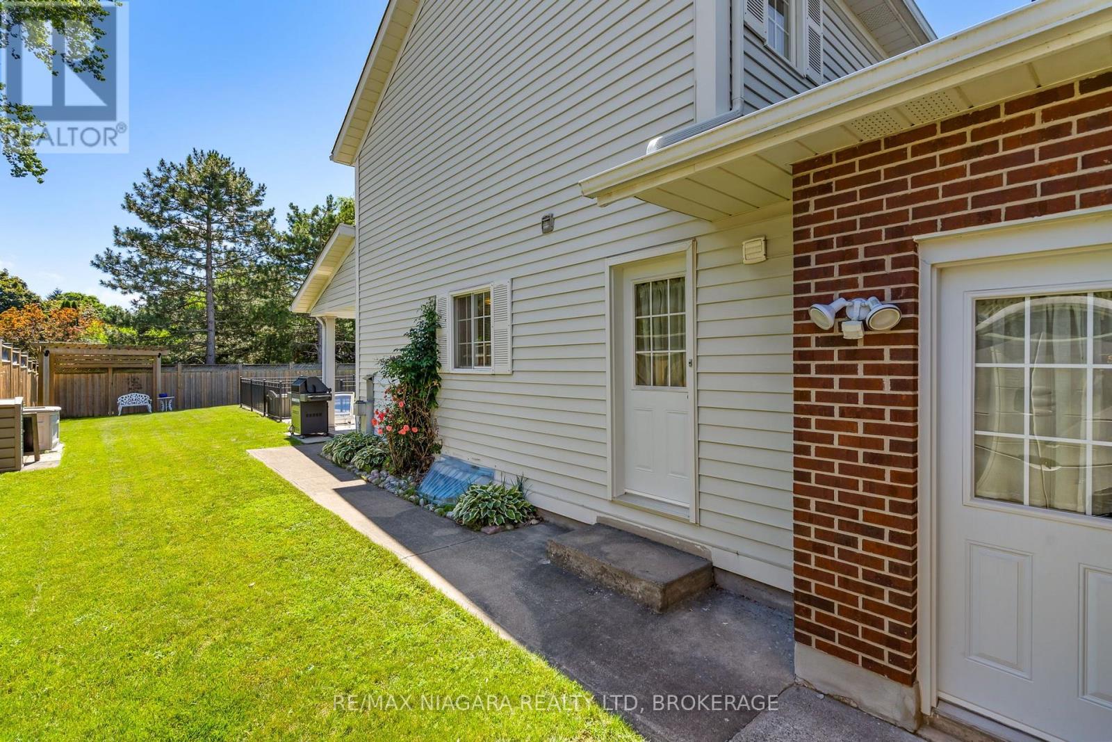 6370 EMMA STREET - 35