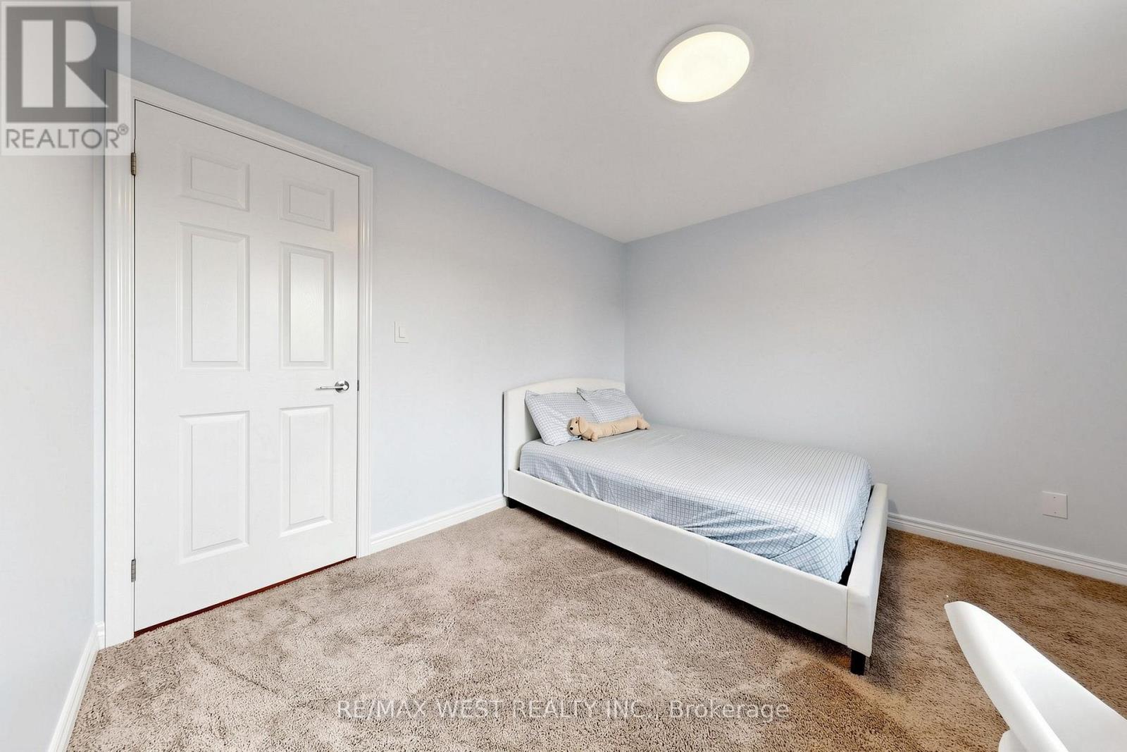 571 ST MORITZ AVENUE - Image 24