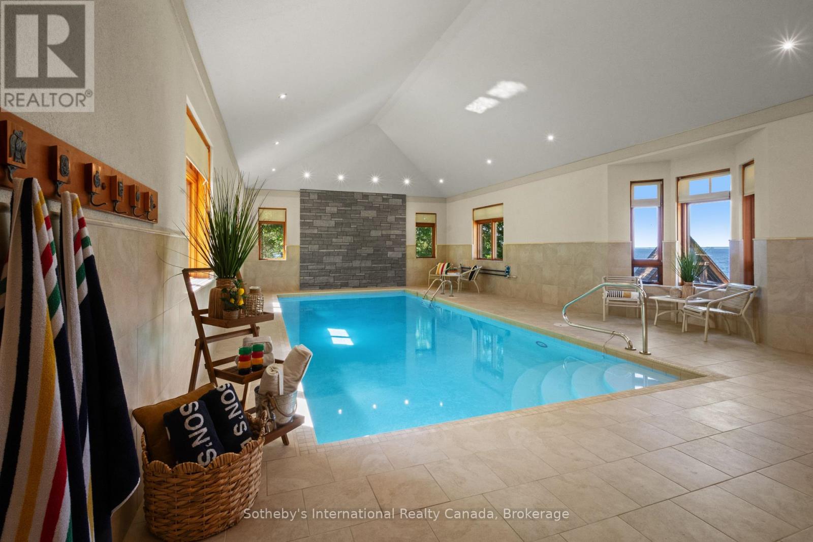 250 GORDON DRIVE - Image 6