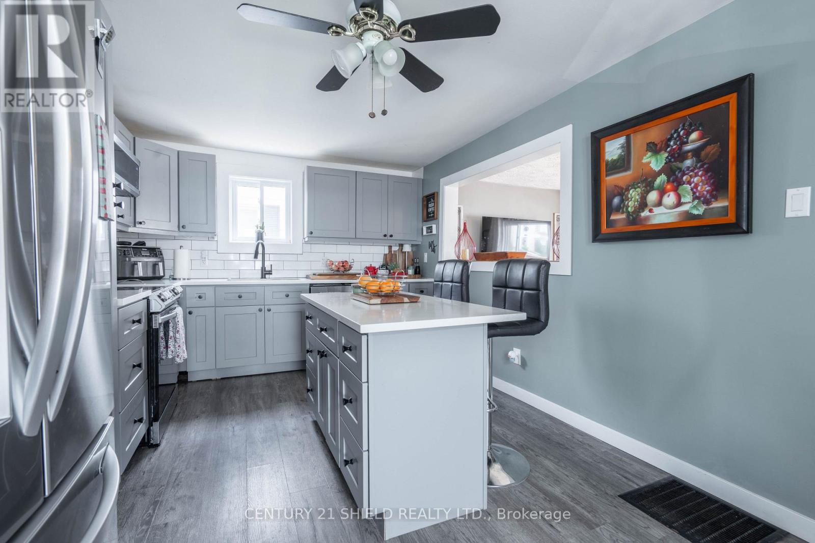 813 YORK STREET - 10