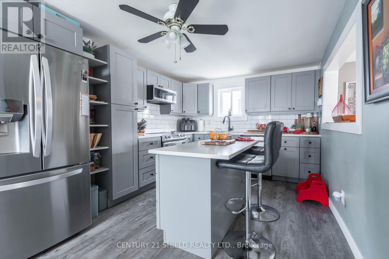 813 YORK STREET - 11