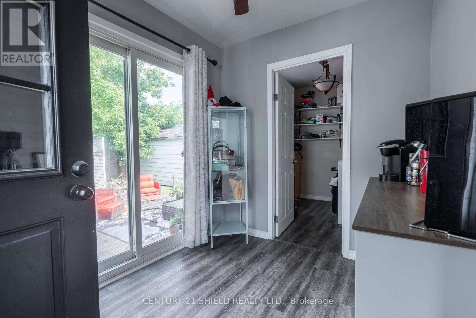 813 YORK STREET - 13