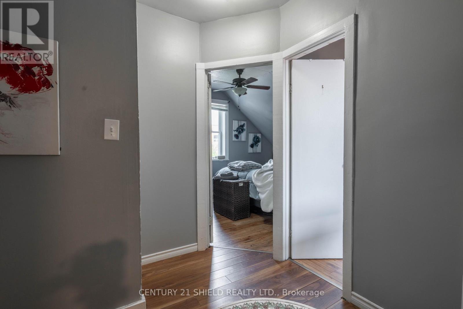813 YORK STREET - 14
