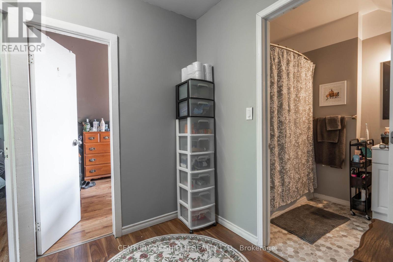 813 YORK STREET - 19