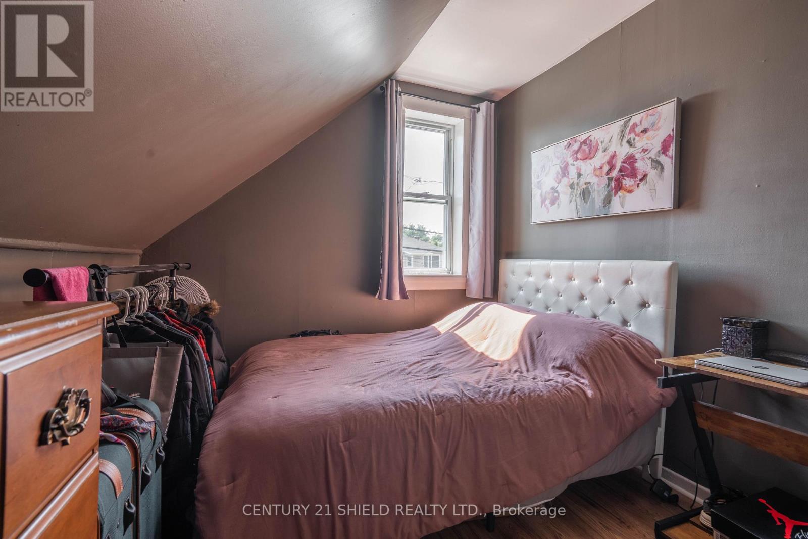 813 YORK STREET - 23