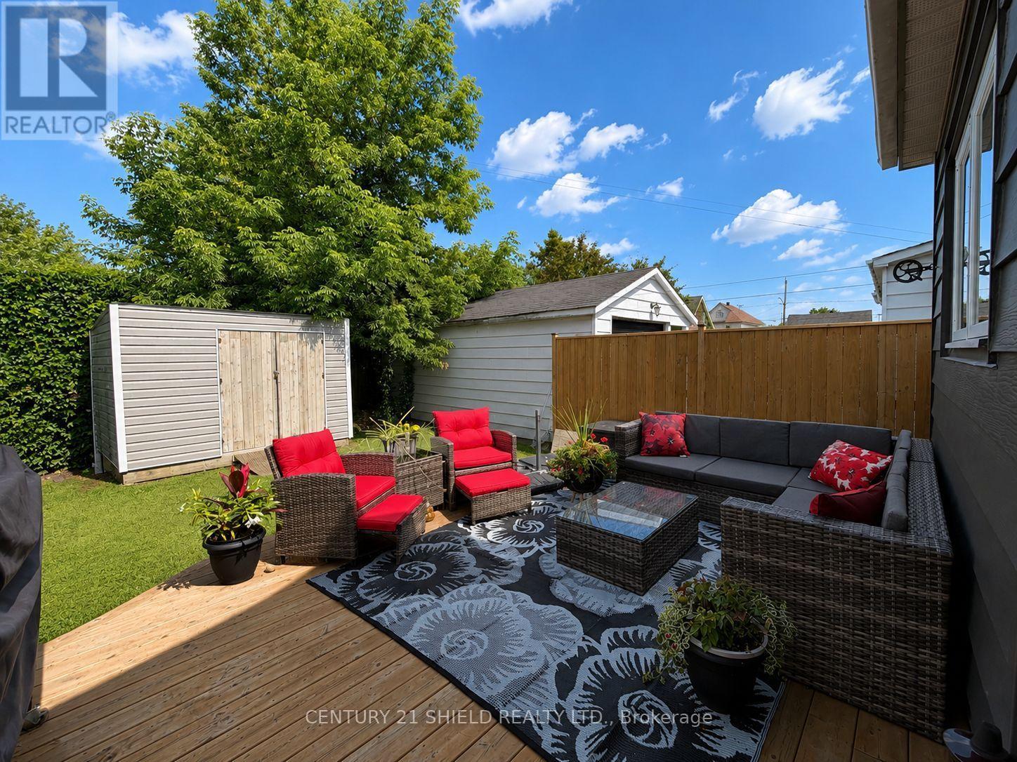 813 YORK STREET - 26