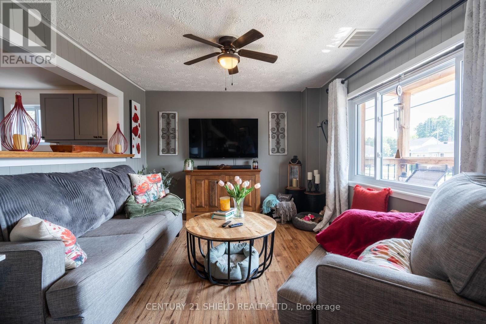 813 YORK STREET - 6