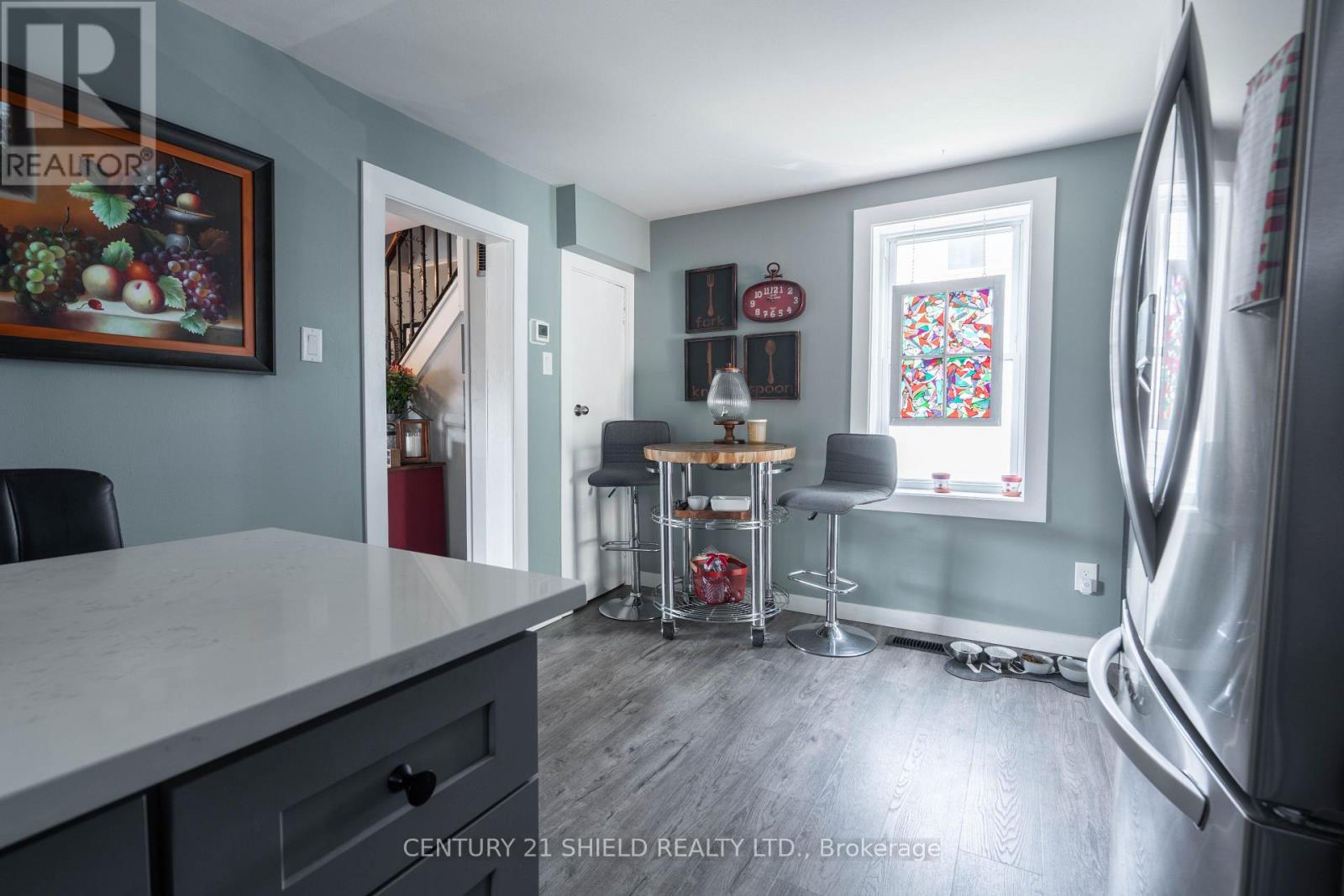 813 YORK STREET - 8