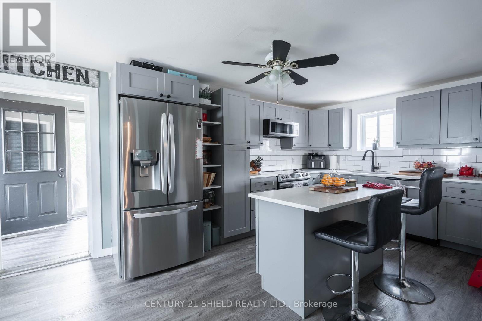 813 YORK STREET - 9