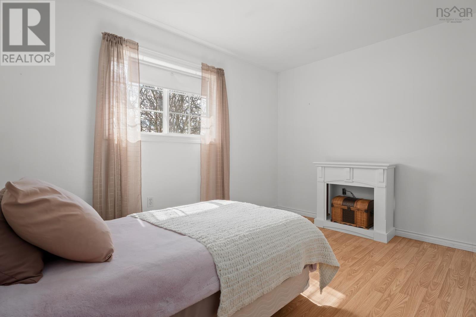 210 Churchill Downs Circle - 13