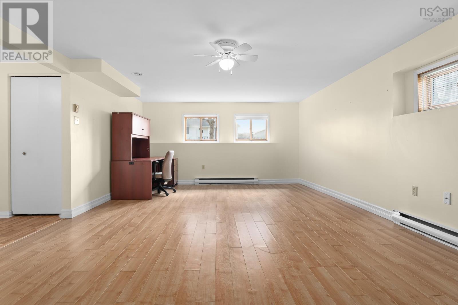 210 Churchill Downs Circle - 23