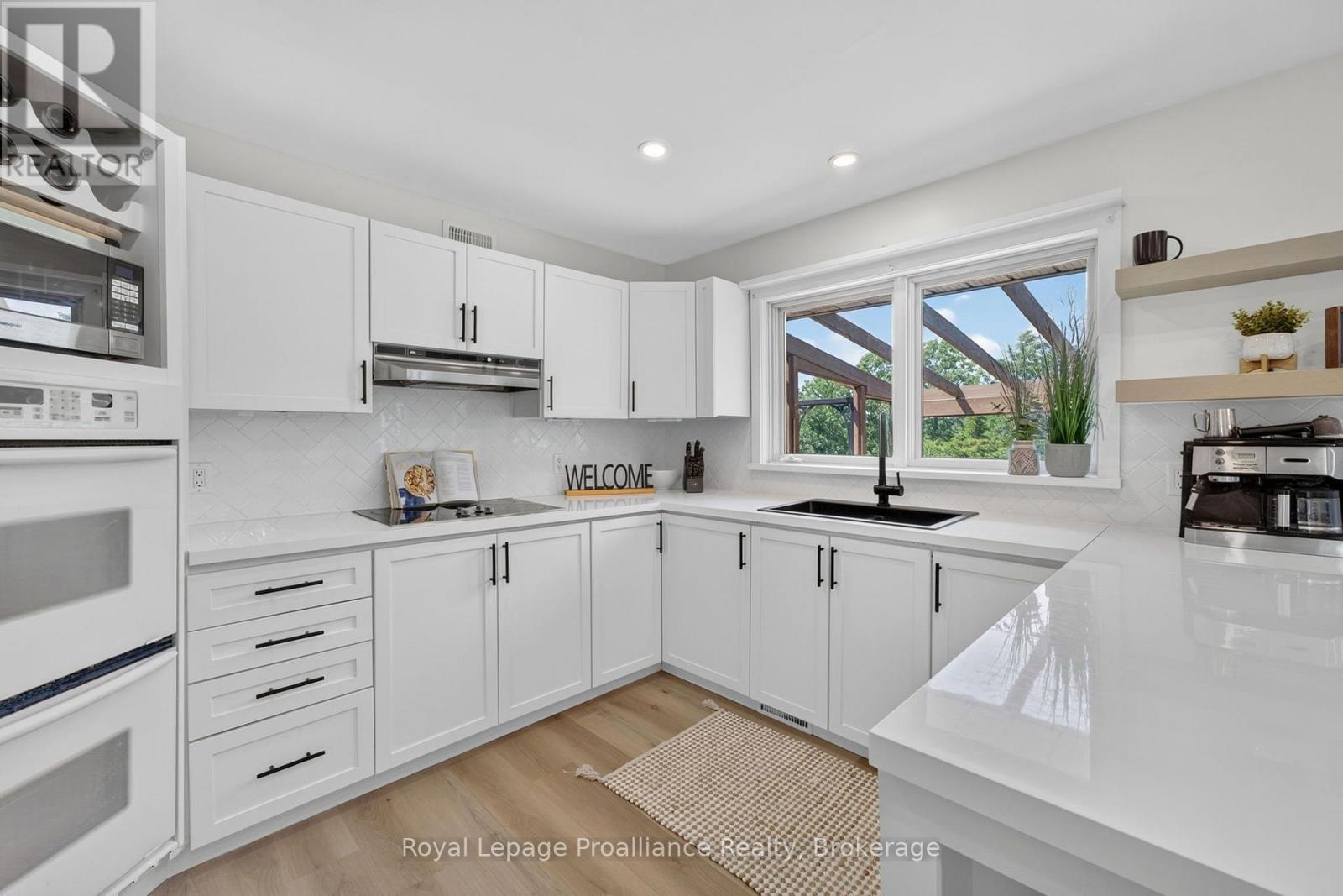 3561 VIENNA CRESCENT - 11
