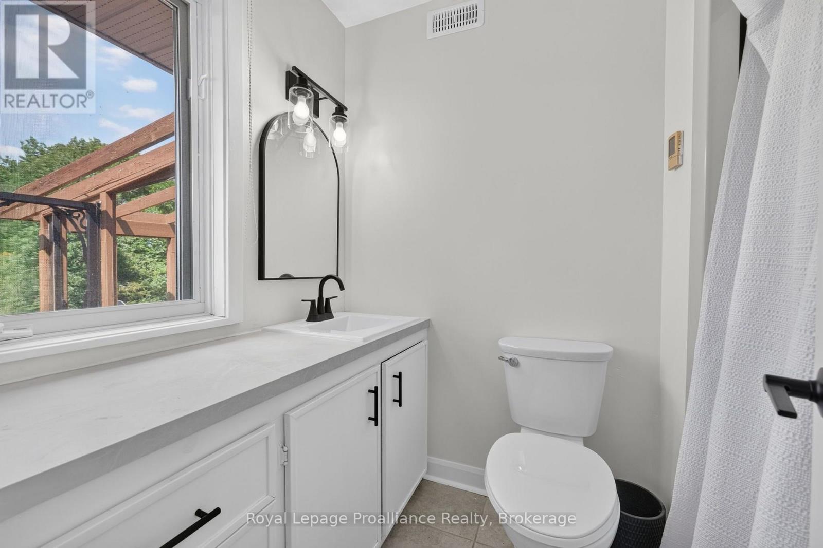 3561 VIENNA CRESCENT - 18