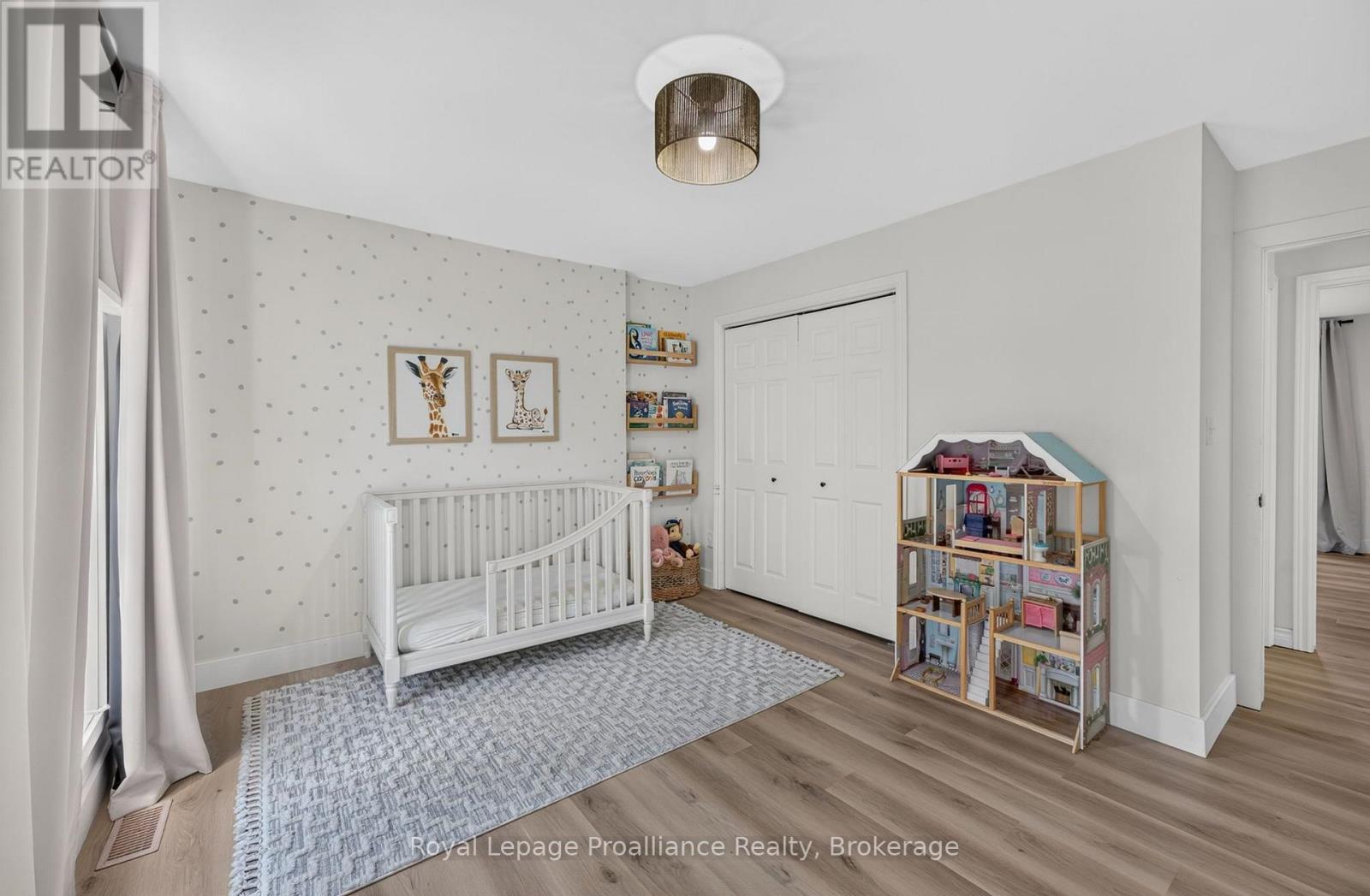 3561 VIENNA CRESCENT - 21