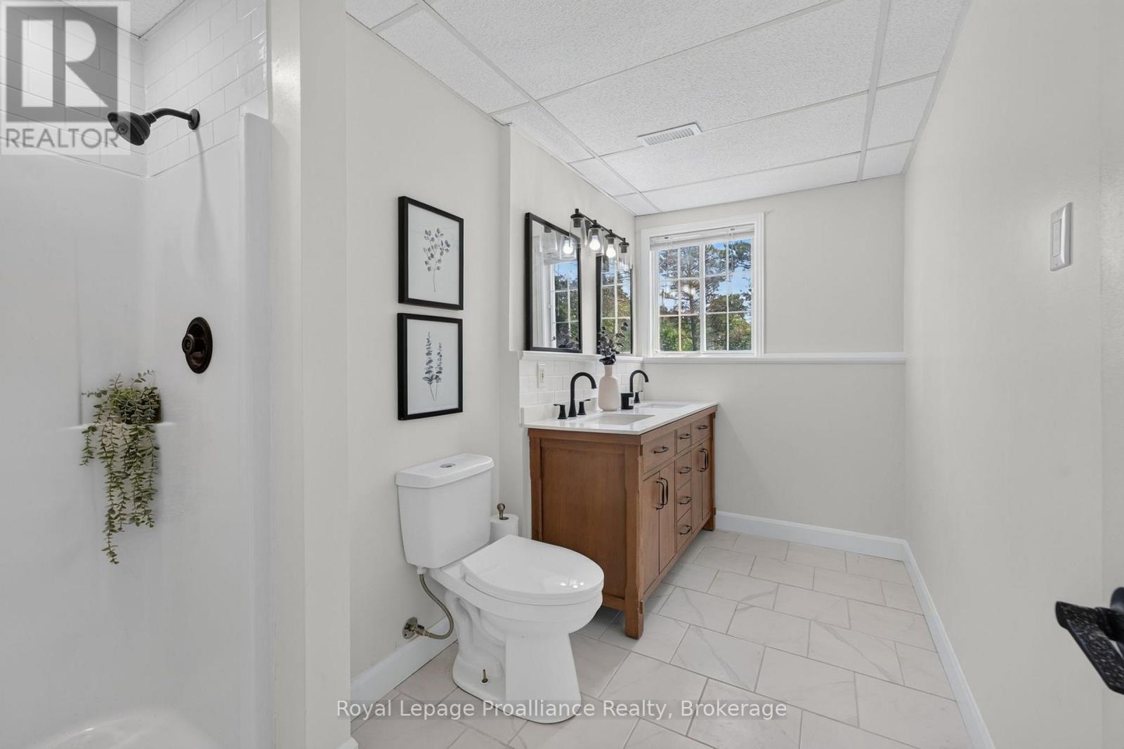 3561 VIENNA CRESCENT - 25