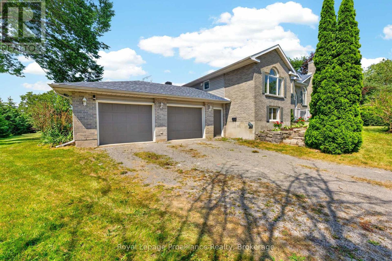 3561 VIENNA CRESCENT - 3