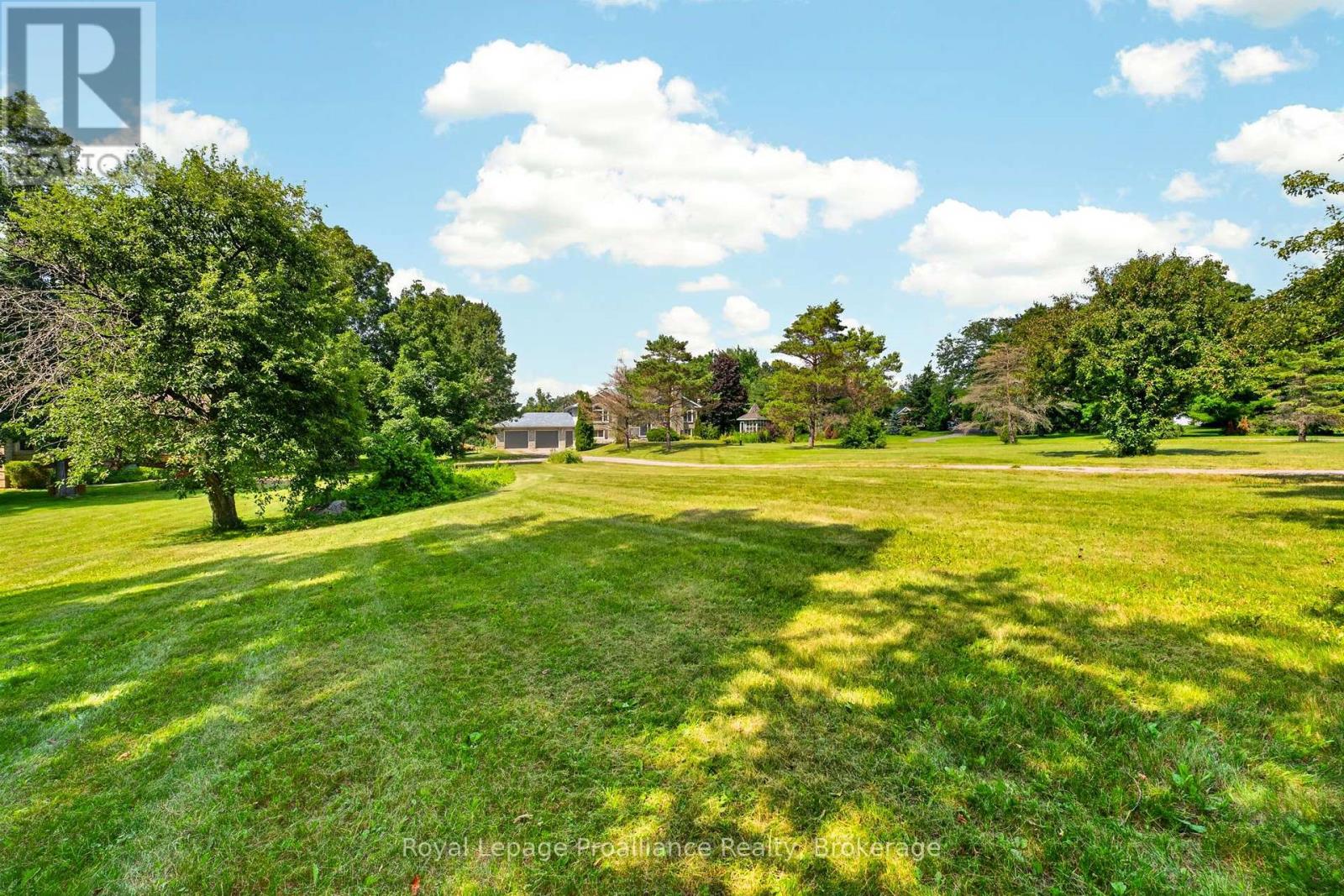 3561 VIENNA CRESCENT - 35