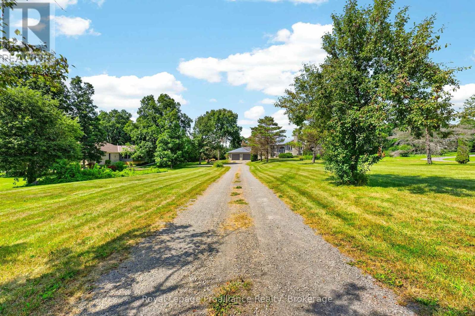 3561 VIENNA CRESCENT - 36
