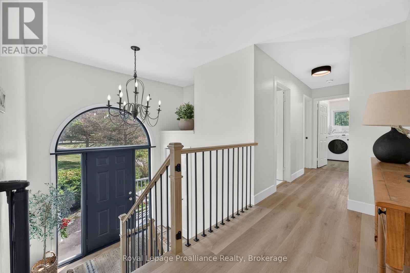 3561 VIENNA CRESCENT - 4