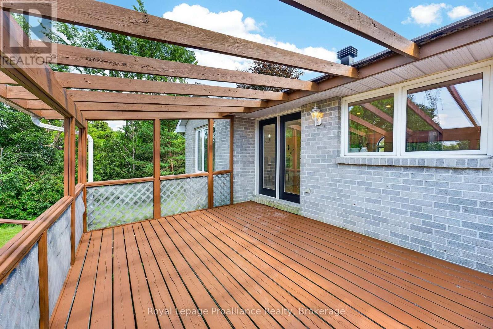 3561 VIENNA CRESCENT - 42