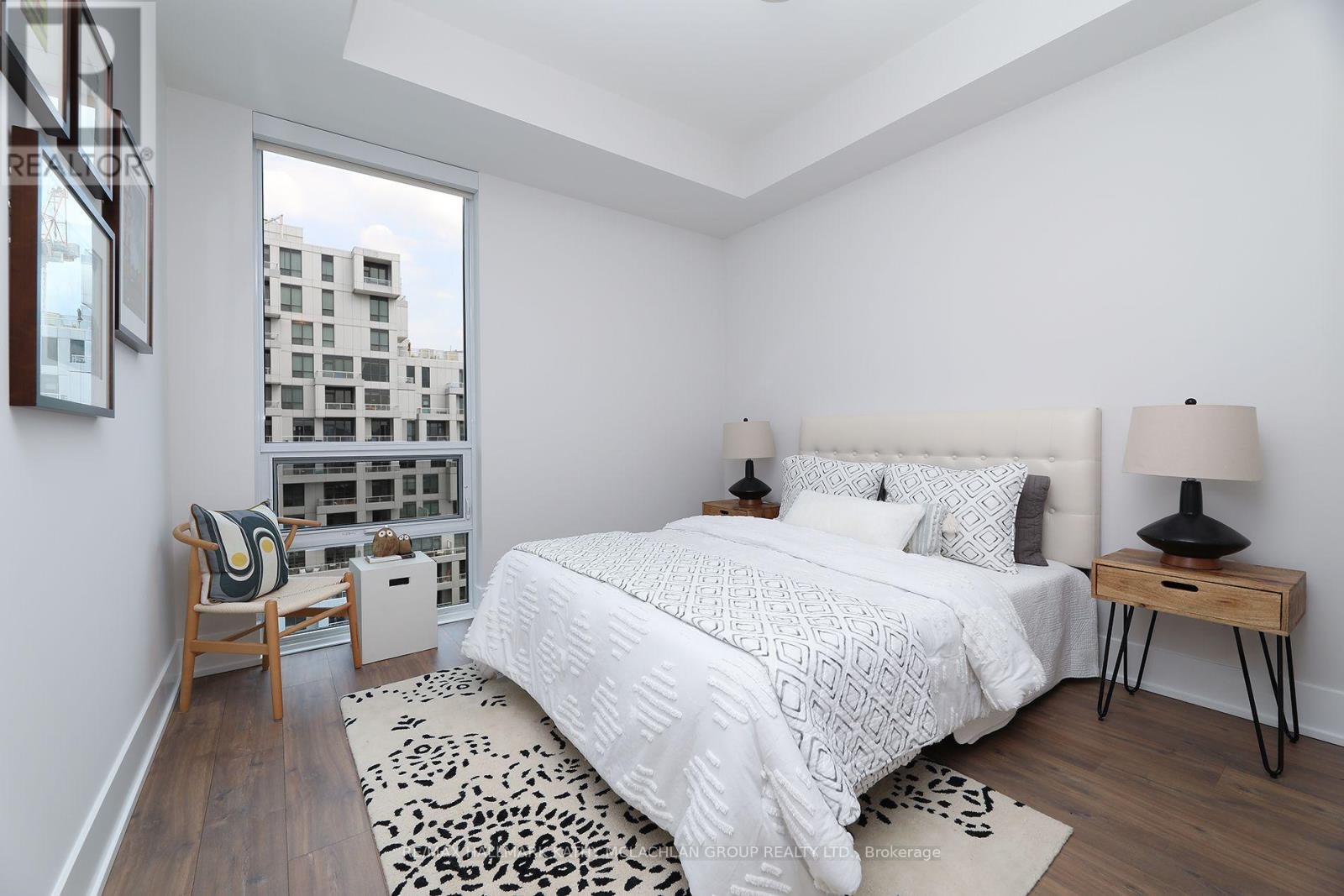 #815 80 VANAULEY STREET - 15