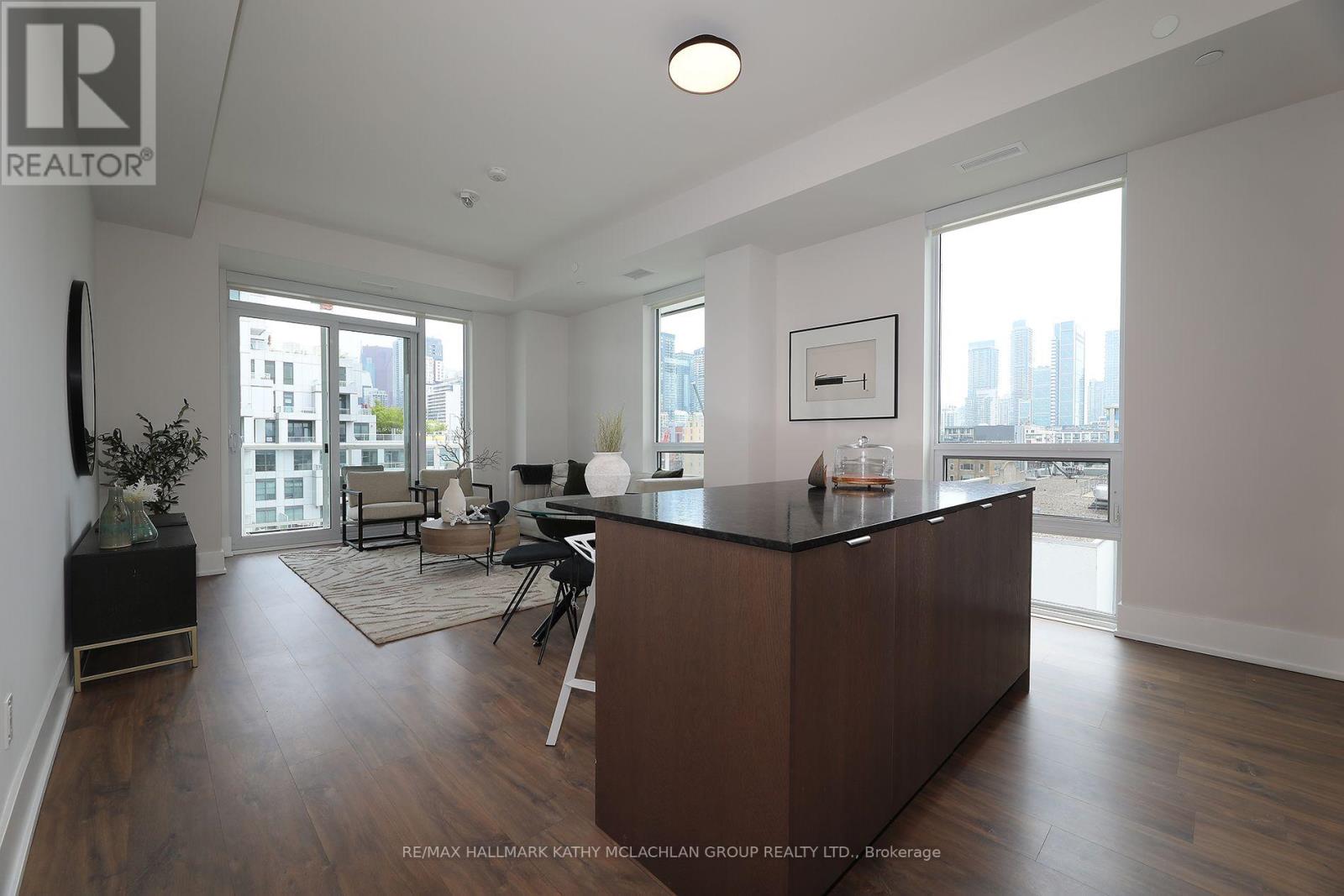 #815 80 VANAULEY STREET - 6