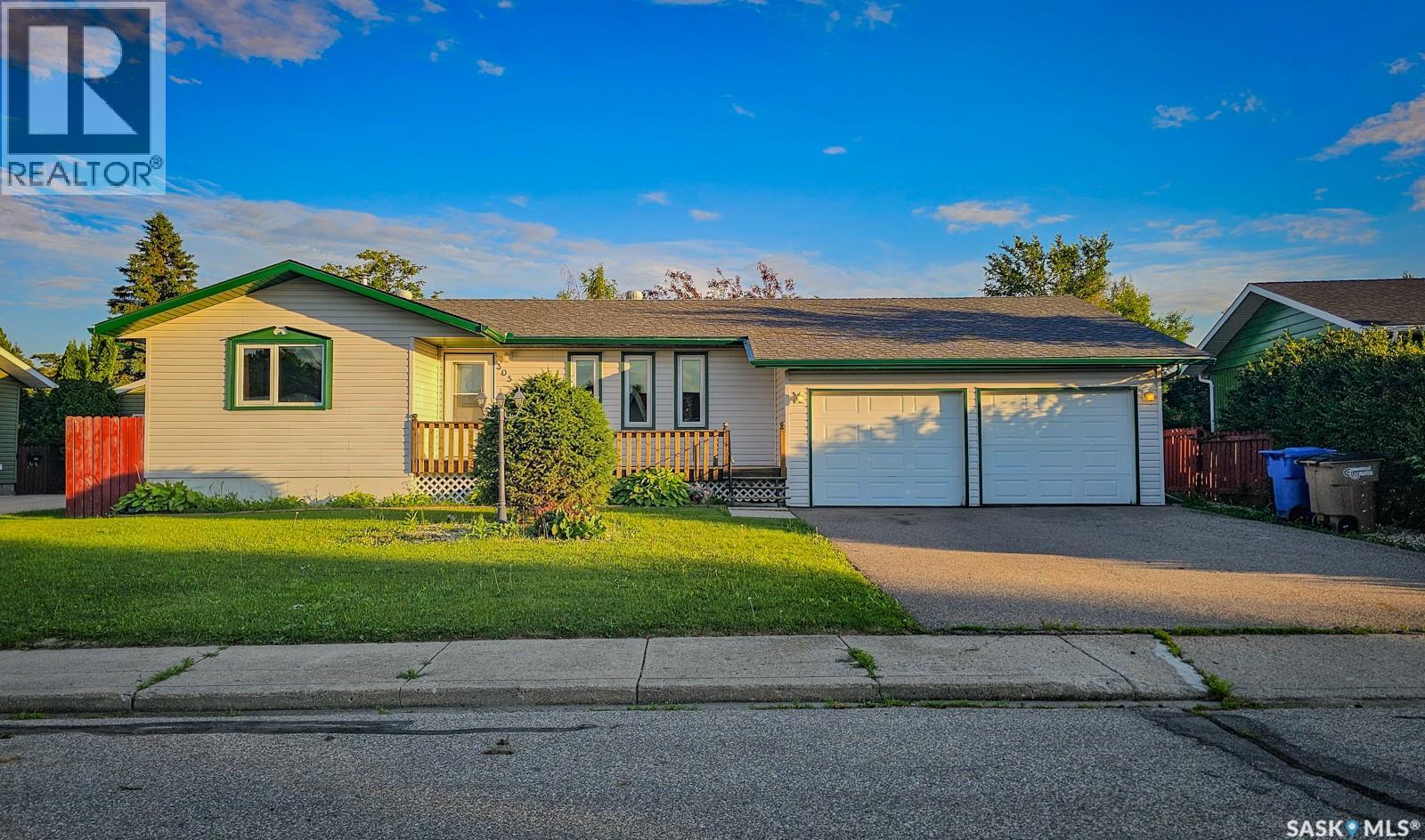 305 Churchill DRIVE - 1