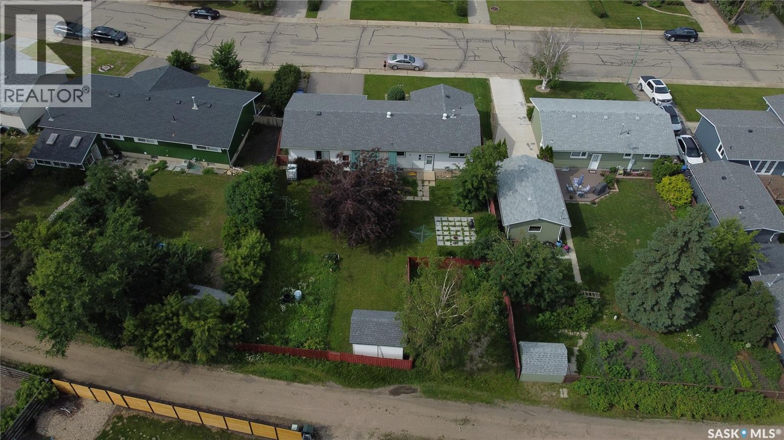 305 Churchill DRIVE - 35