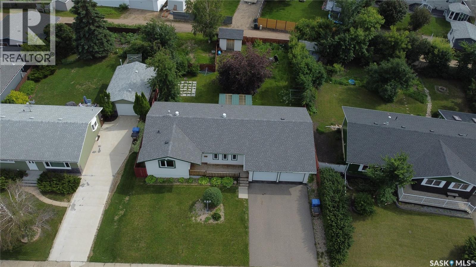 305 Churchill DRIVE - 34