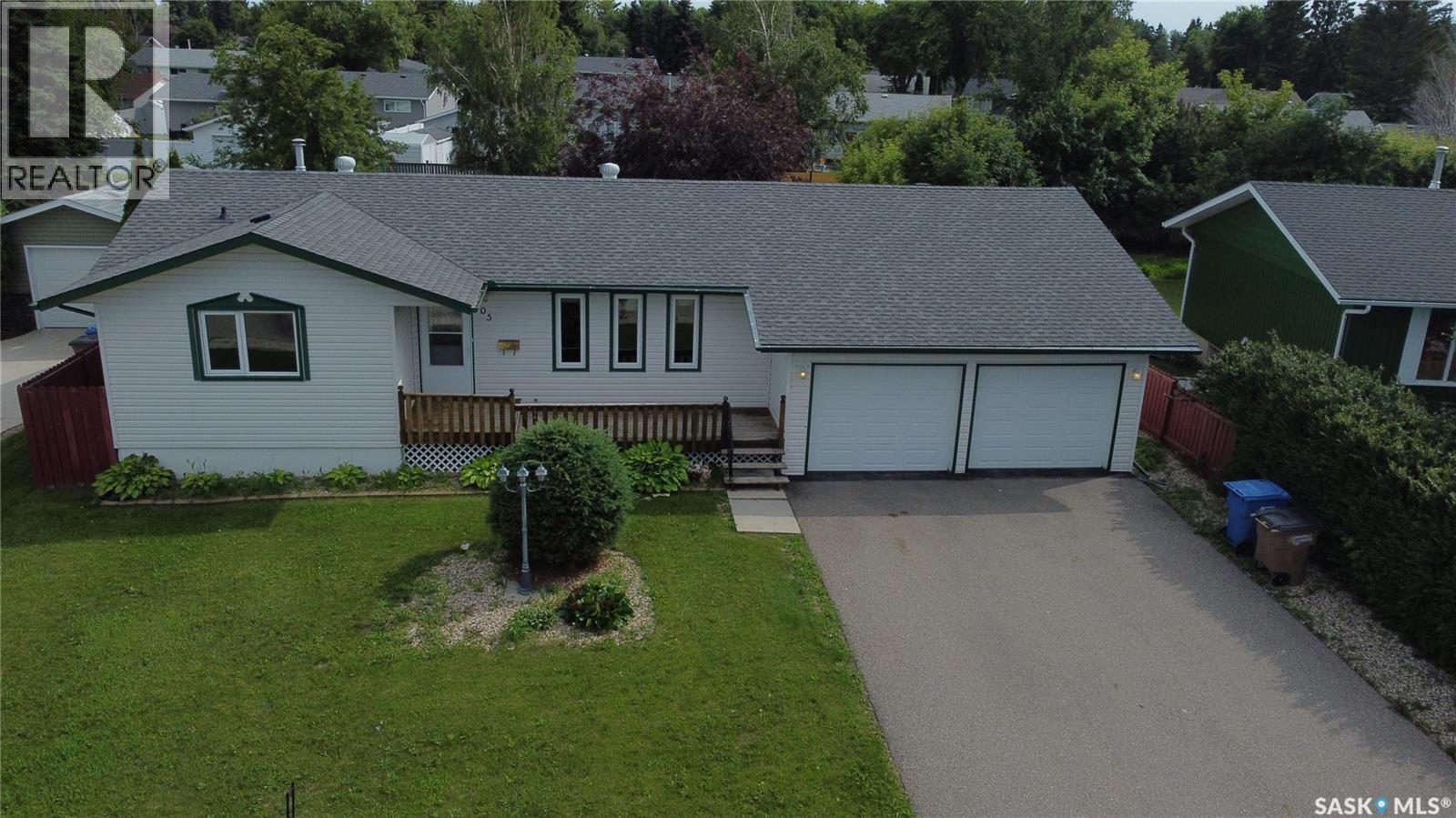 305 Churchill DRIVE - 6