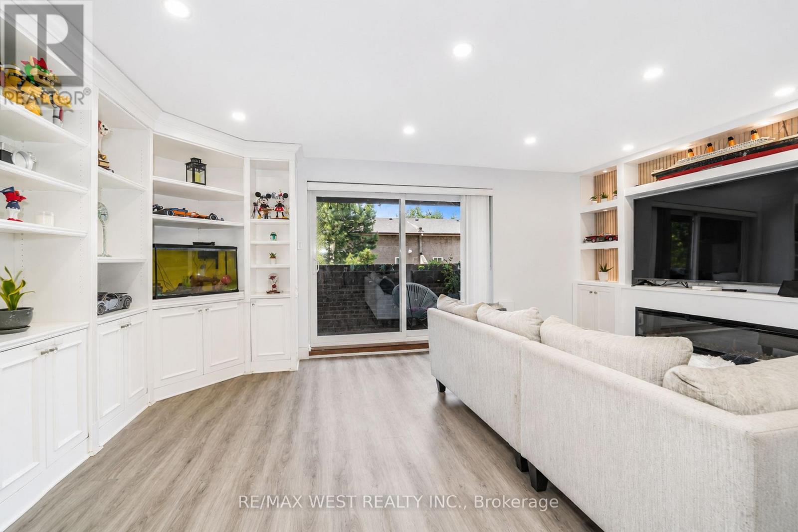 #159 50 SCARBOROUGH GOLF CLUB ROAD - 3