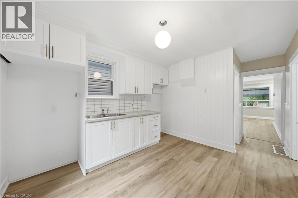 81 CAMBRIDGE Avenue - 15