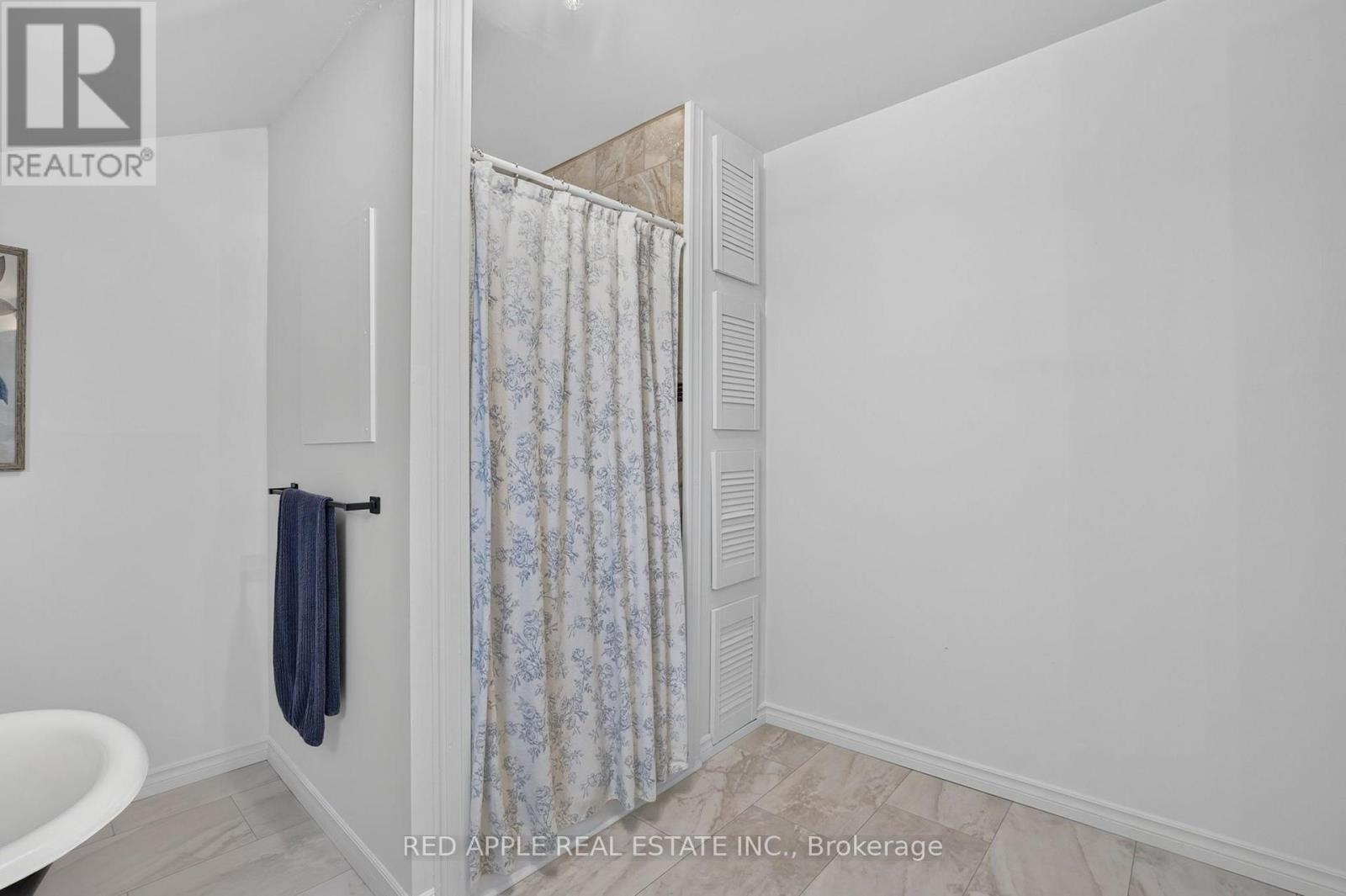20435 LESLIE STREET - 26