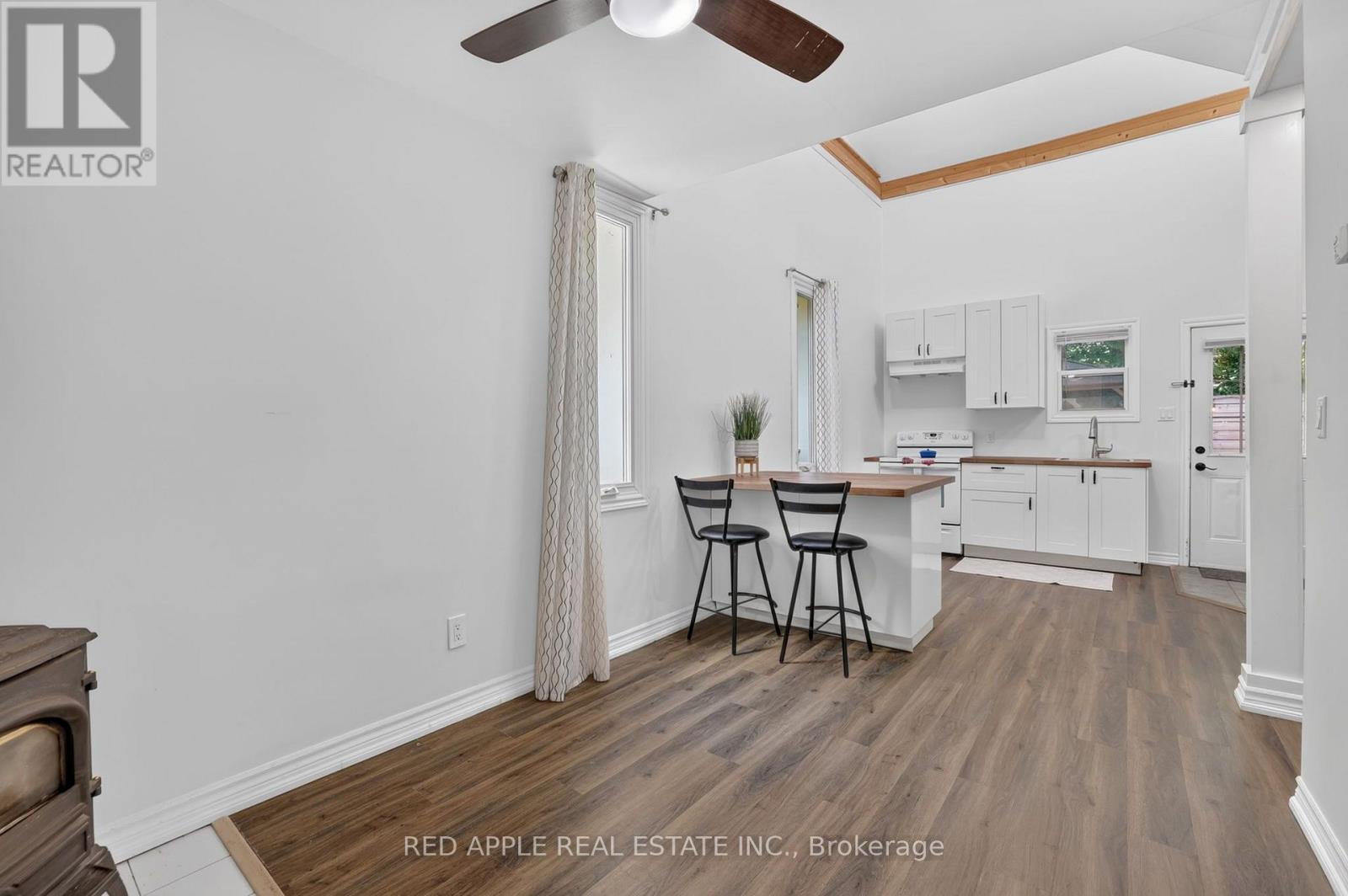 20435 LESLIE STREET - 30
